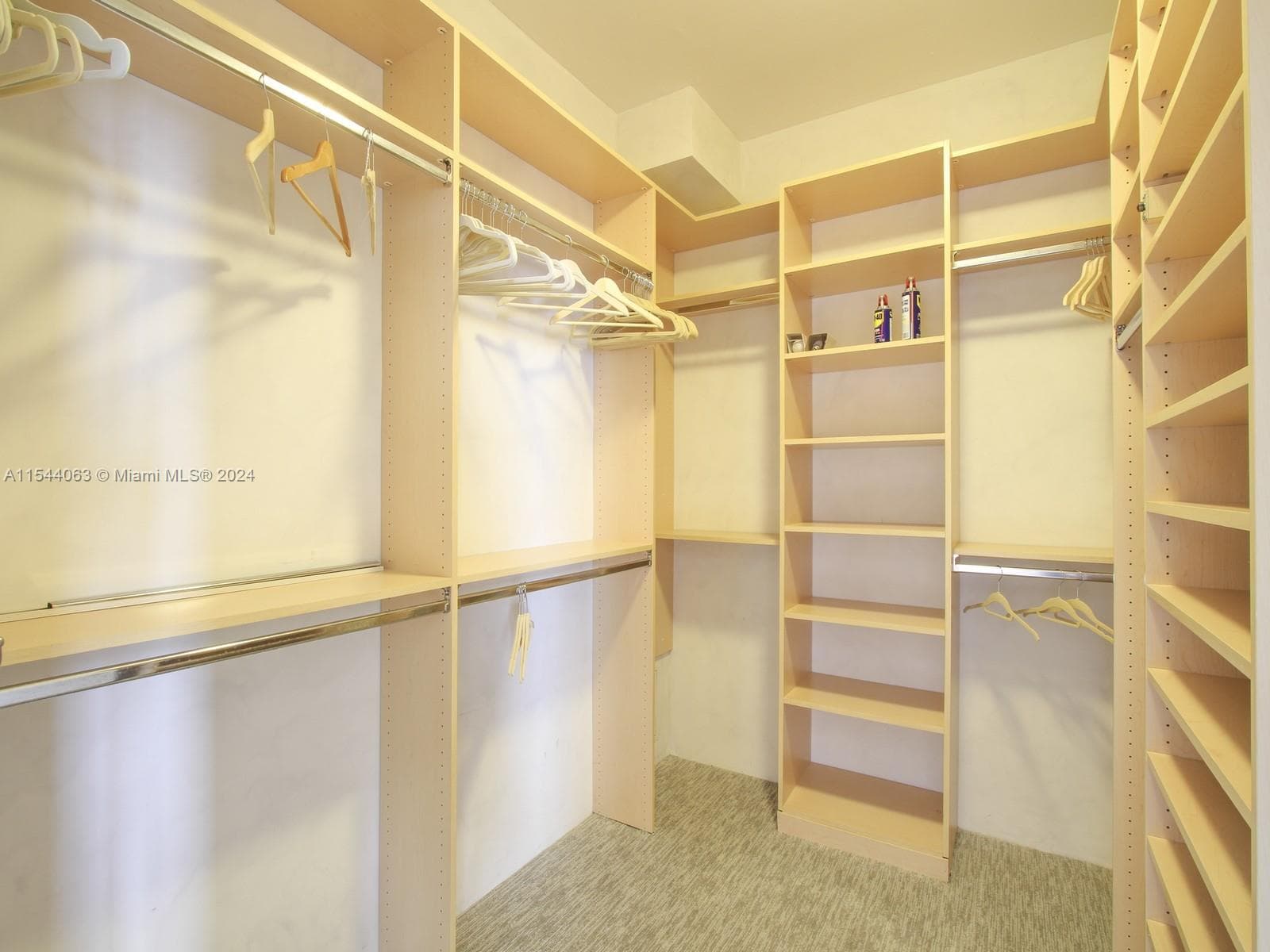 2000 Island Blvd PH 7 photo 21