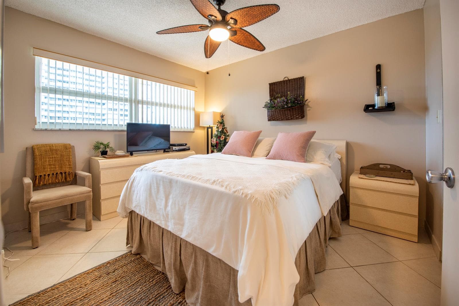 1391 S Ocean Boulevard 308 photo 2