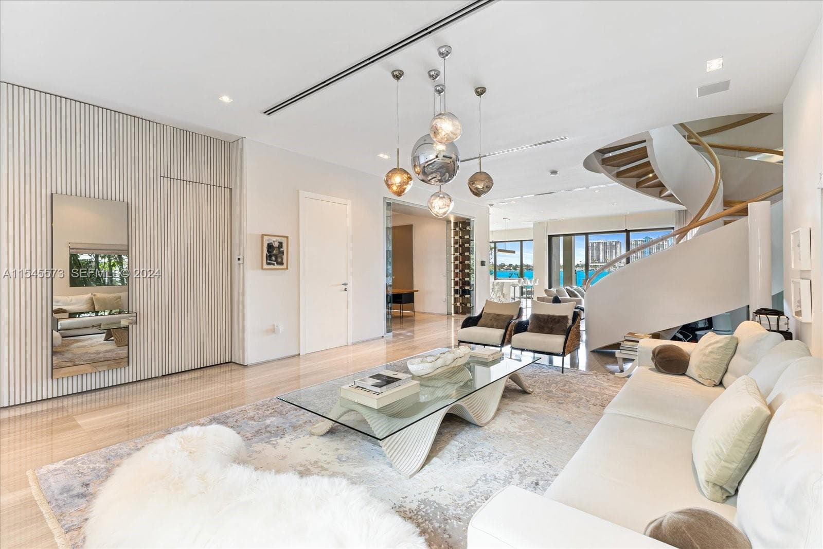 401 E Rivo Alto Dr photo 5