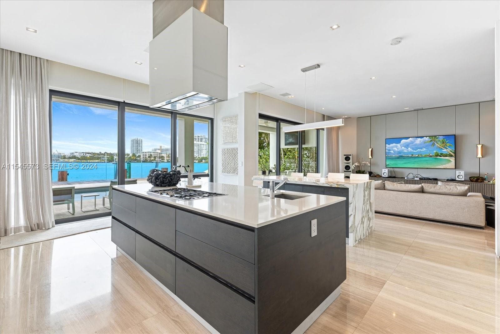 401 E Rivo Alto Dr photo 14