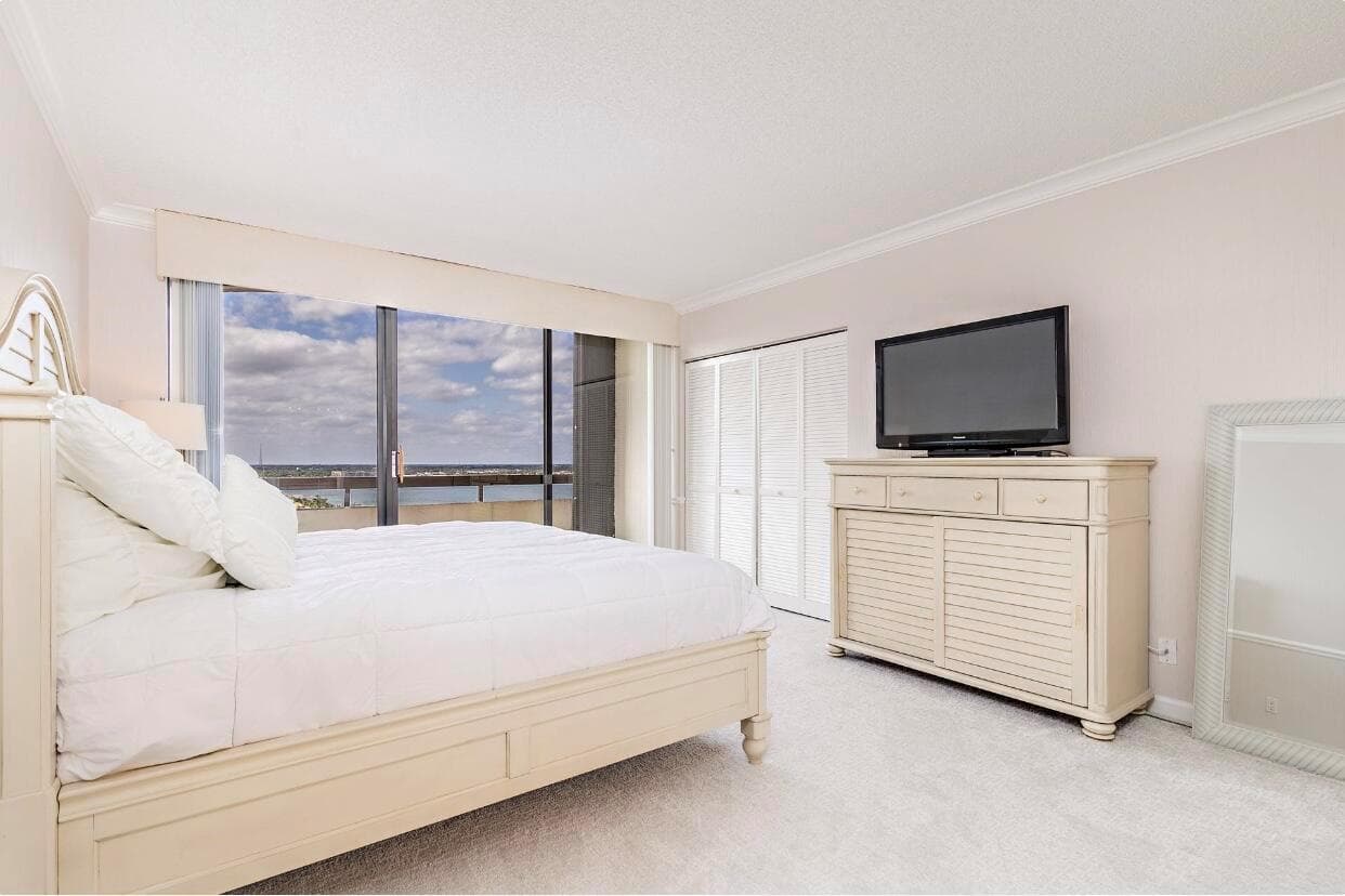 4100 N Ocean Drive 1704 photo 9