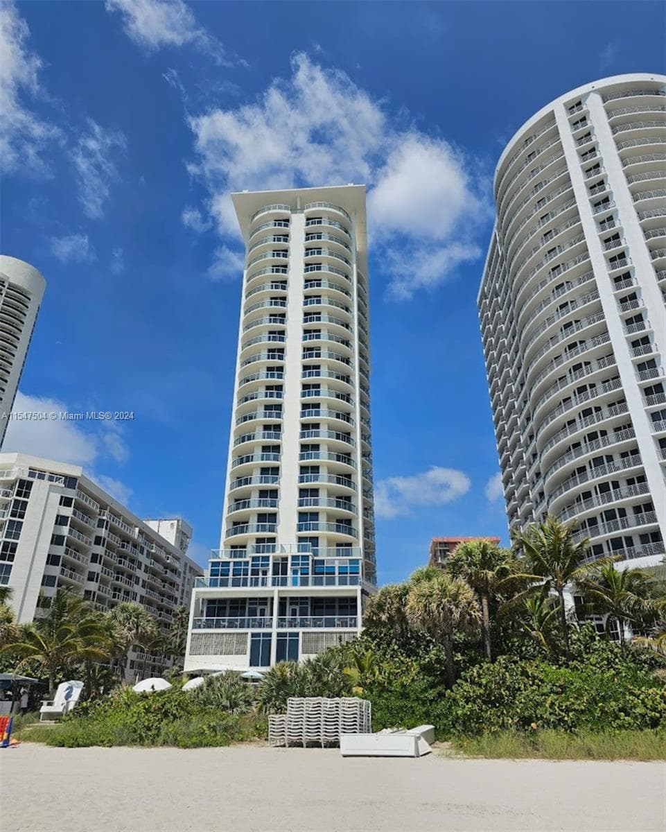 17315 Collins Ave 1105 photo 11