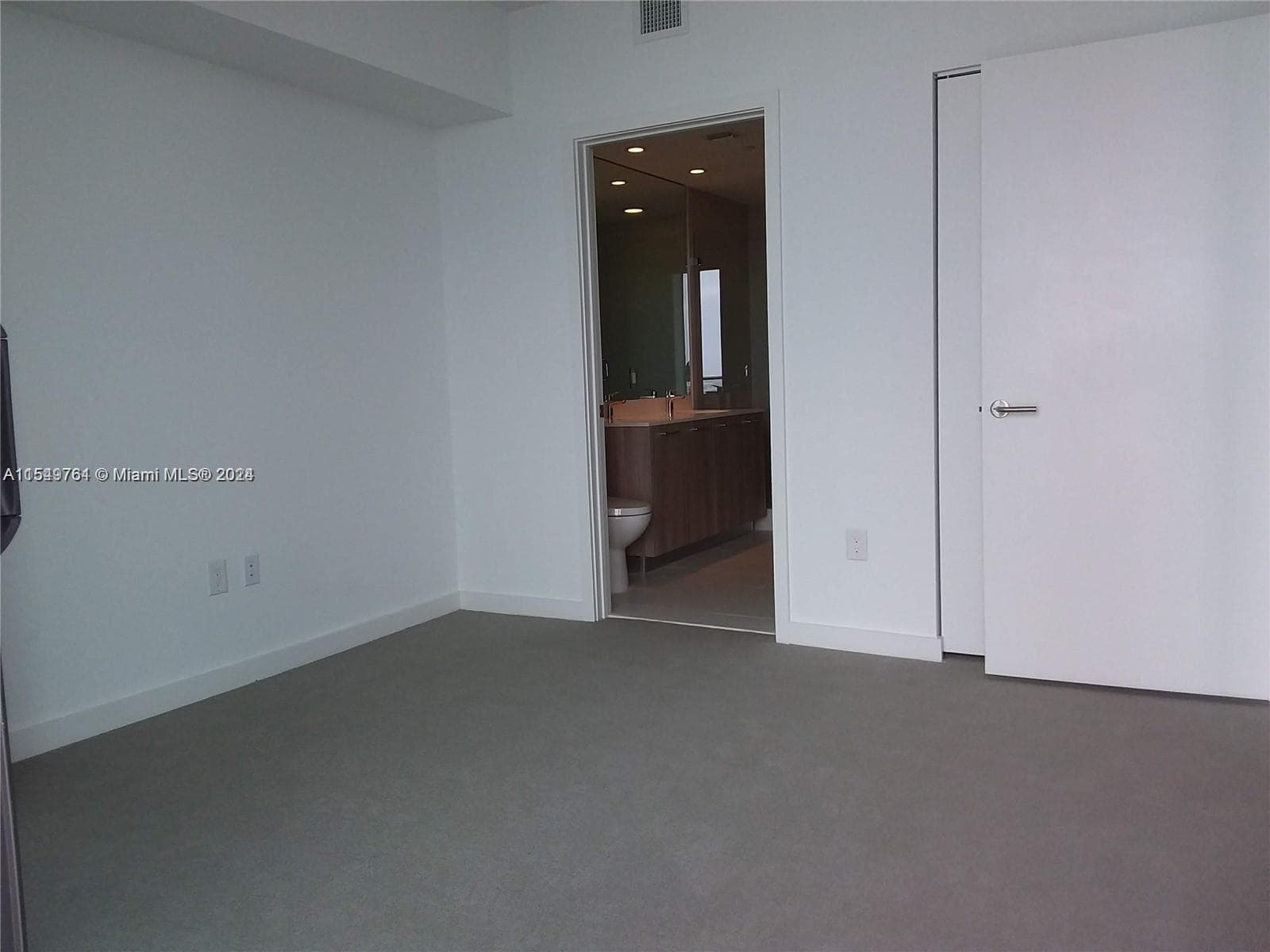 501 NE 31st St 3003 photo 12