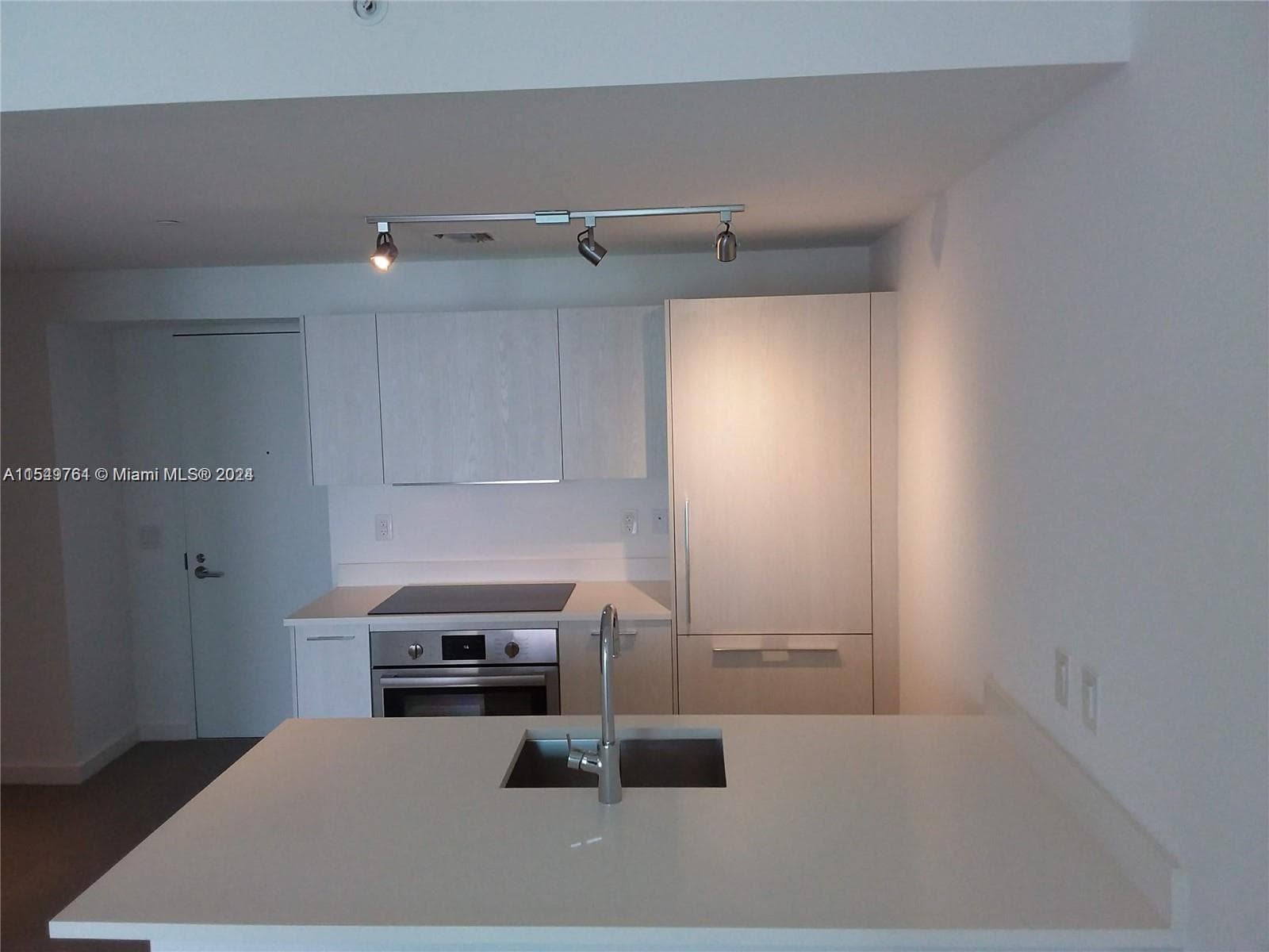 501 NE 31st St 3003 photo 8