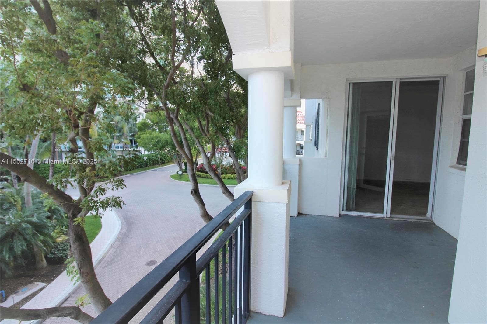 3255 NE 184th St 12311 photo 5