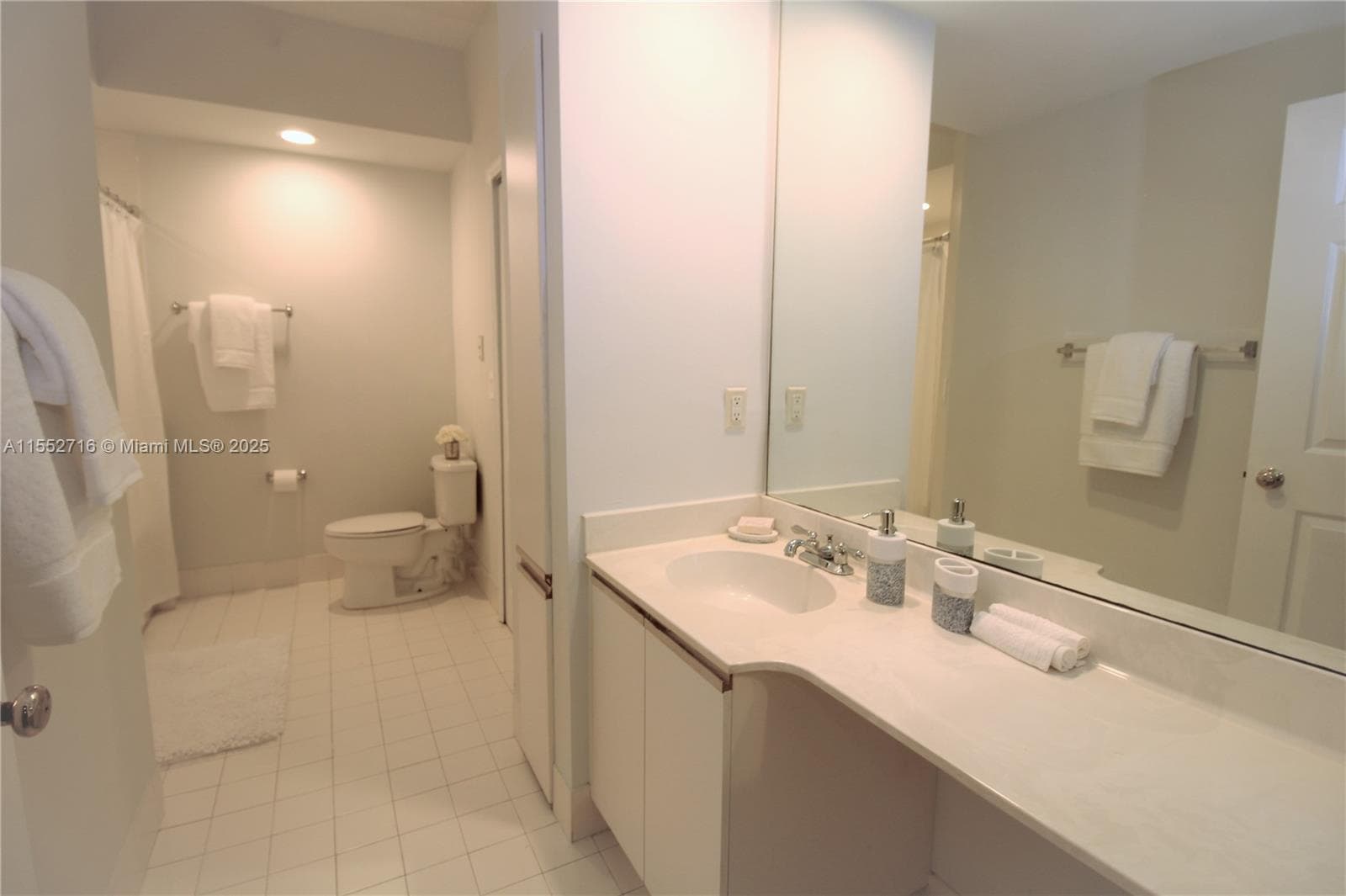 3255 NE 184th St 12311 photo 11