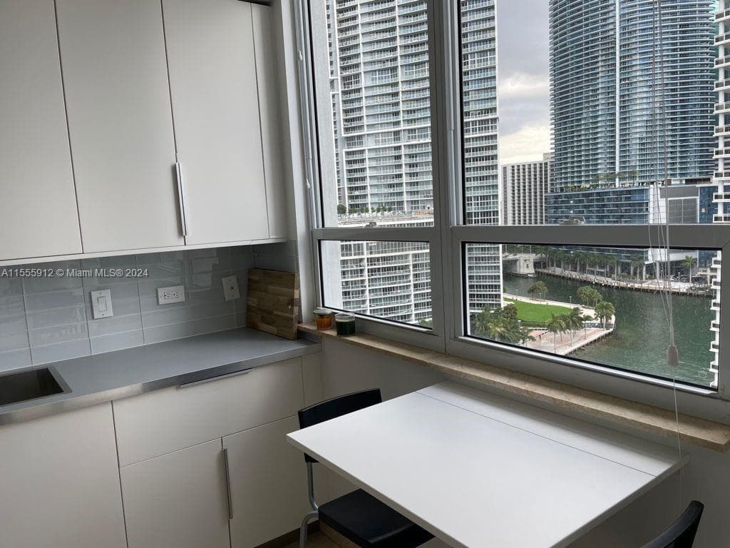 801 Brickell Key Blvd 1610 photo 16