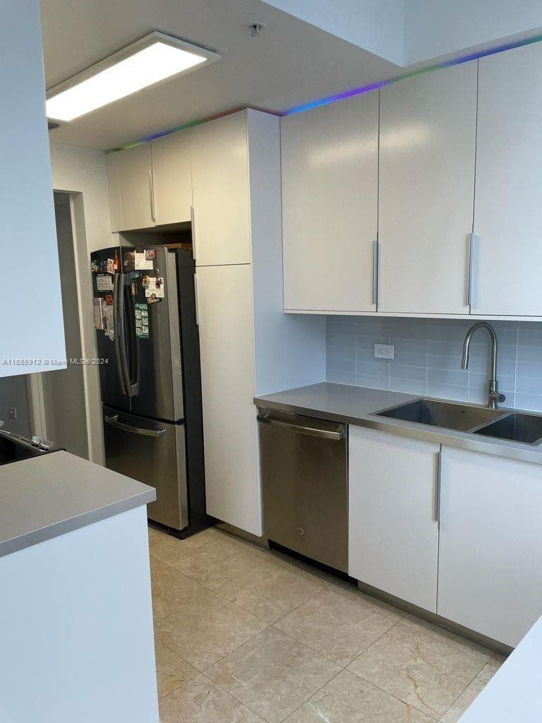 801 Brickell Key Blvd 1610 photo 15