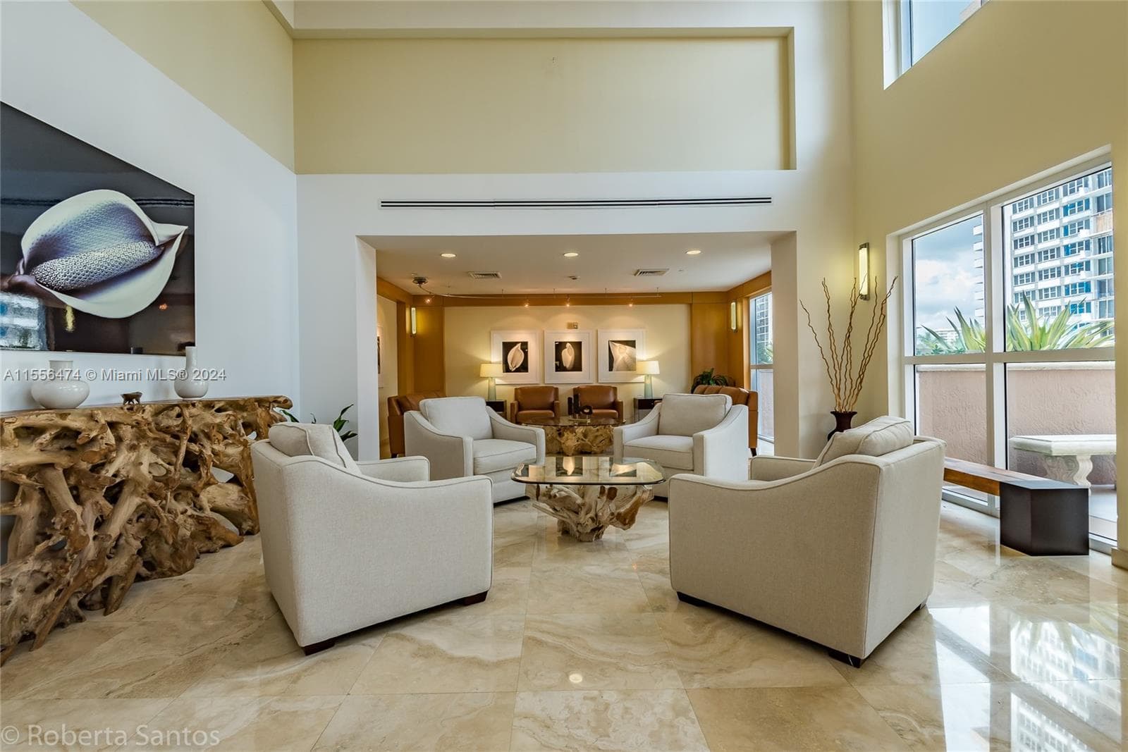 2080 Ocean Dr 602 photo 2