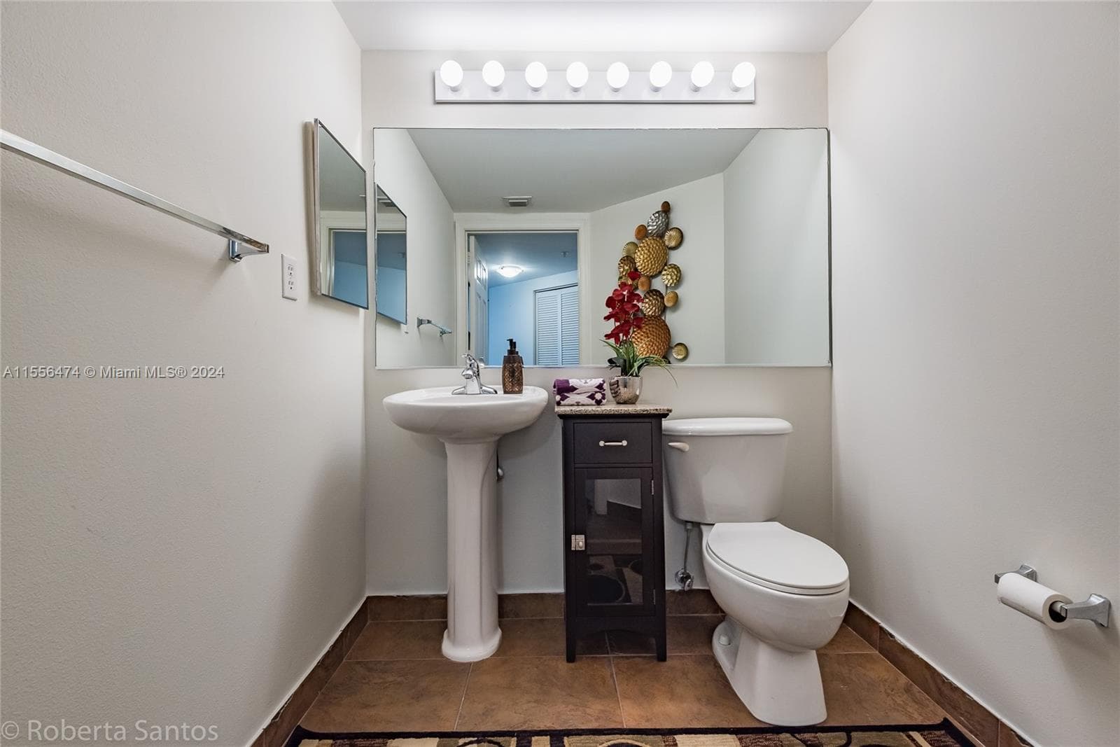 2080 Ocean Dr 602 photo 19