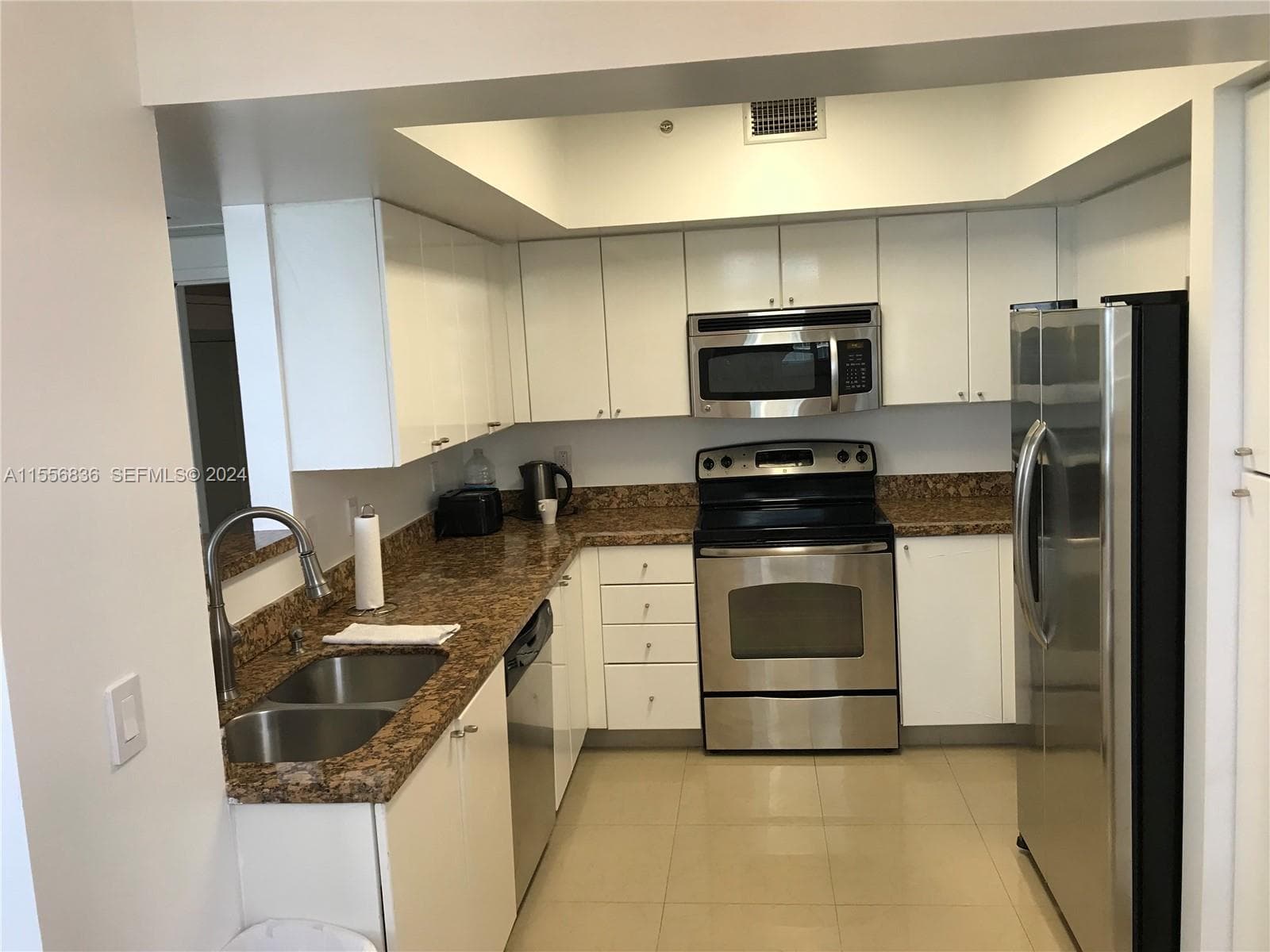 17375 Collins Ave 1708 photo 2