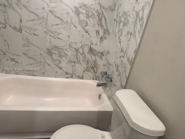 5401 Collins Ave 209 photo 23