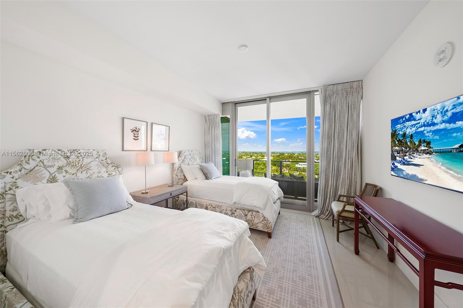 360 Ocean Dr 905S photo 17