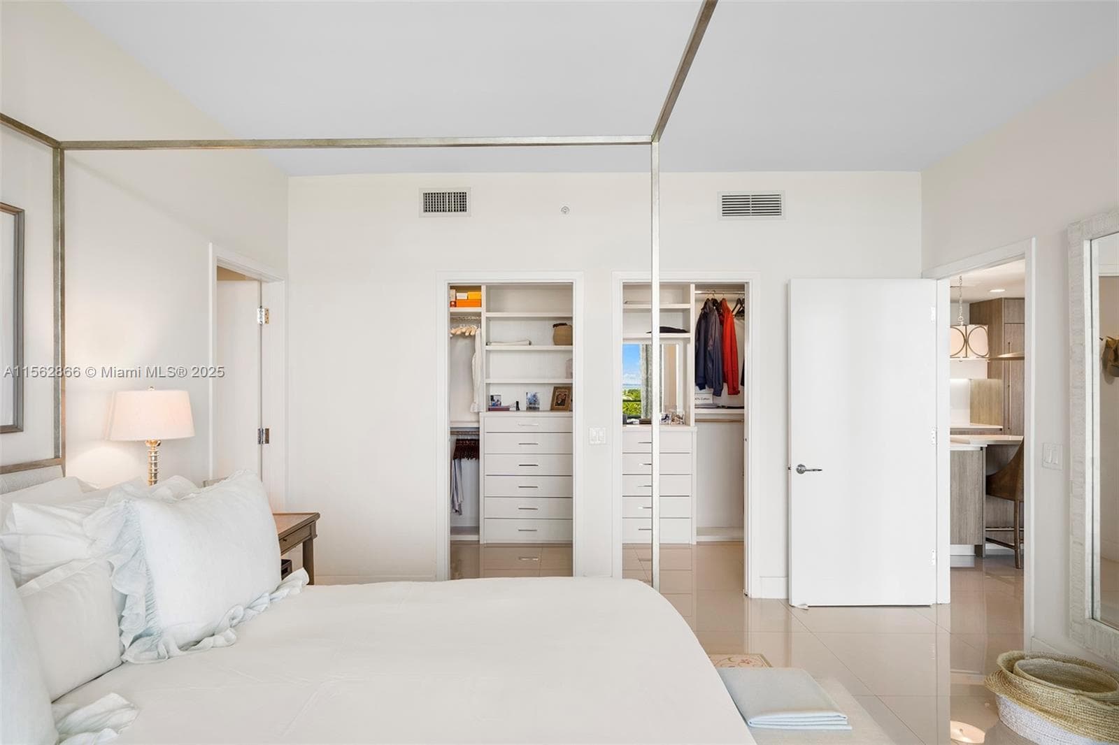 360 Ocean Dr 905S photo 12