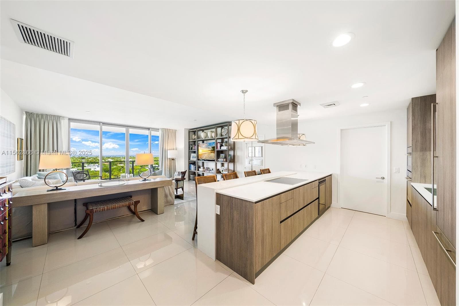 360 Ocean Dr 905S photo 5