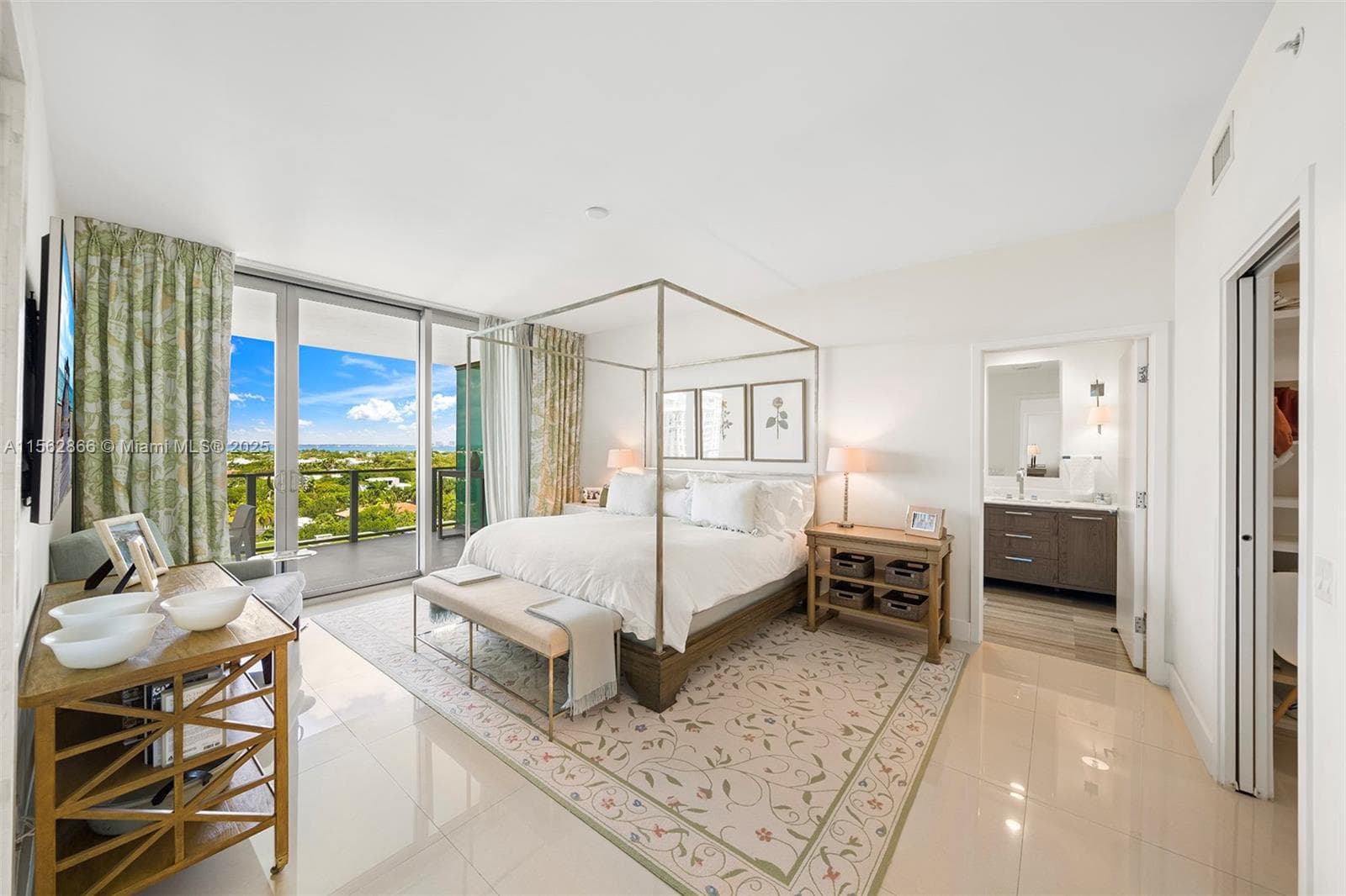 360 Ocean Dr 905S photo 9