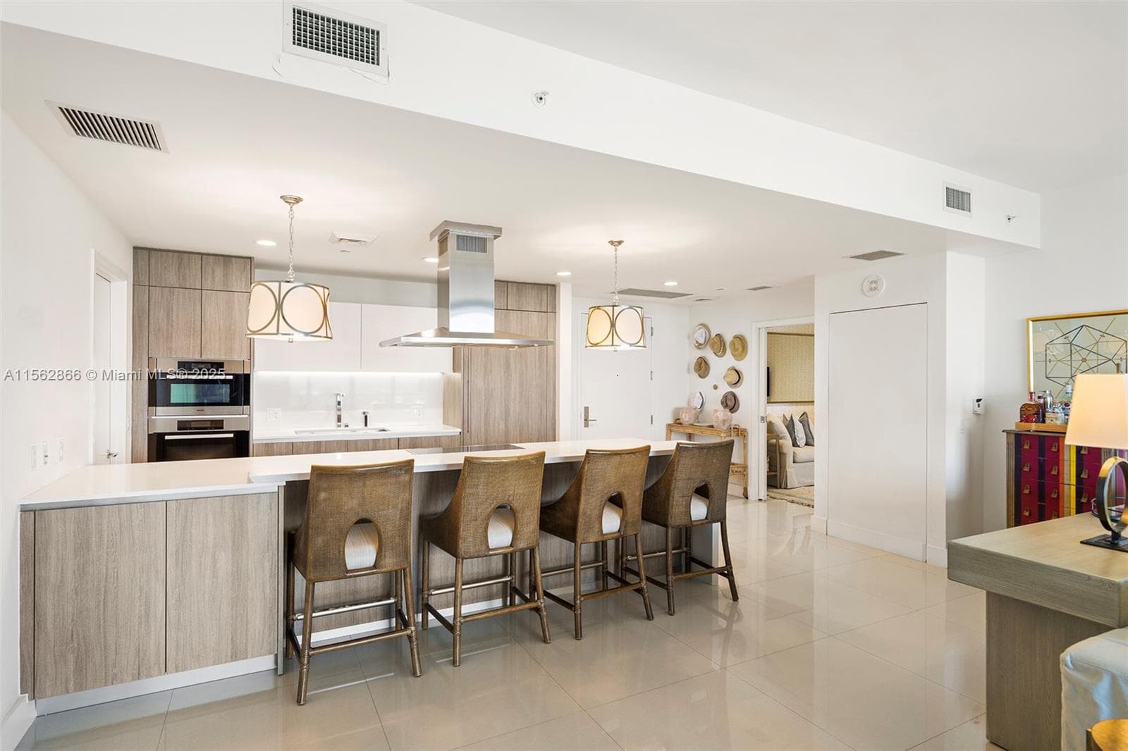360 Ocean Dr 905S photo 8
