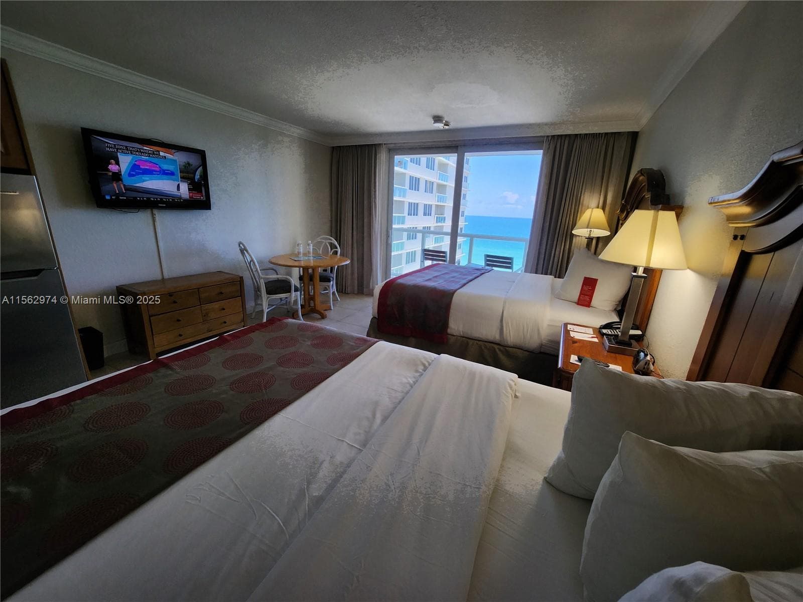 19201 Collins Ave 846 photo 12