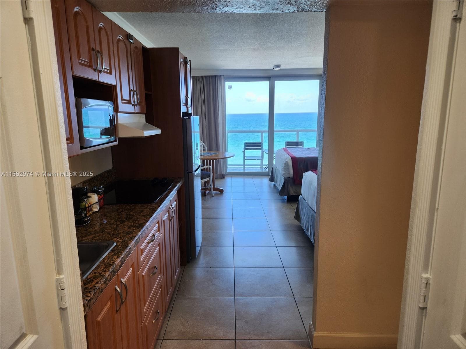 19201 Collins Ave 846 photo 5
