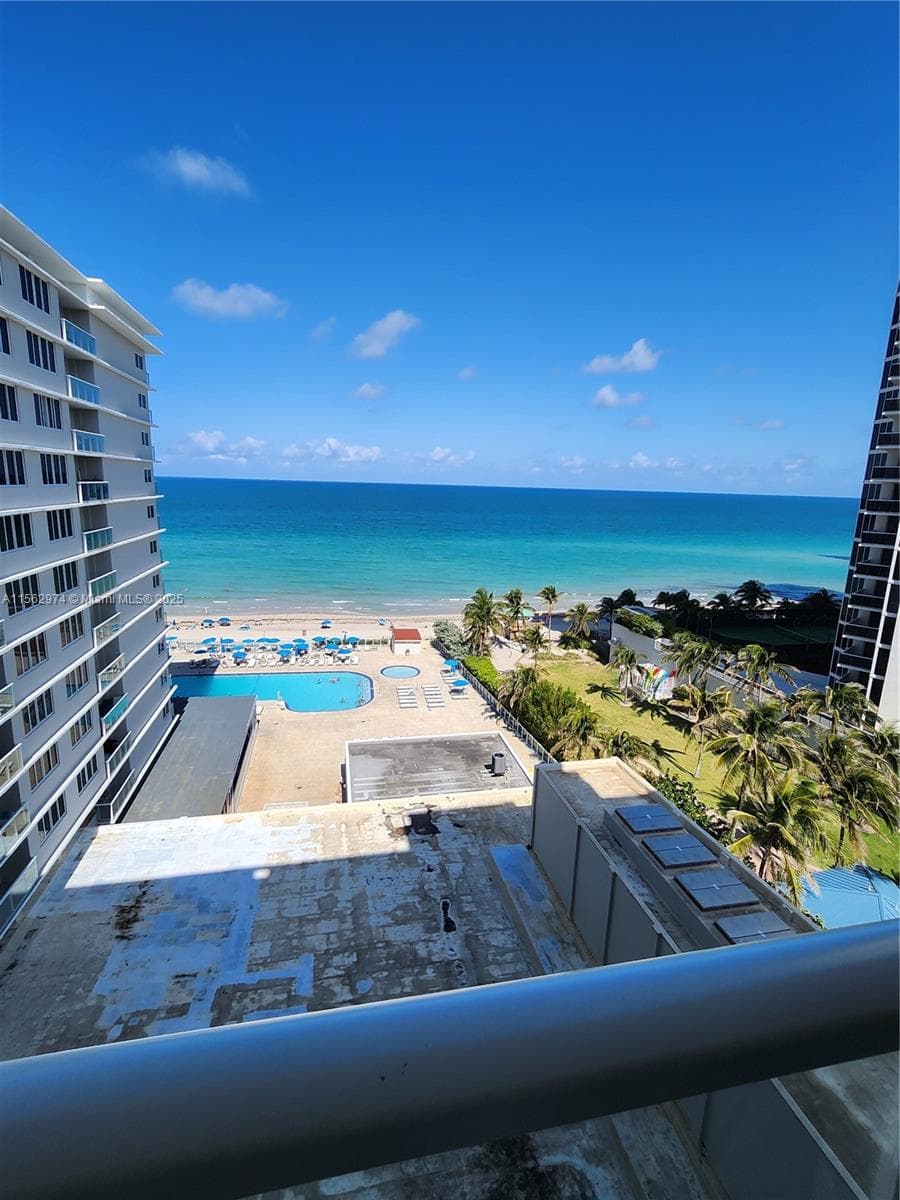 19201 Collins Ave 846 photo 18