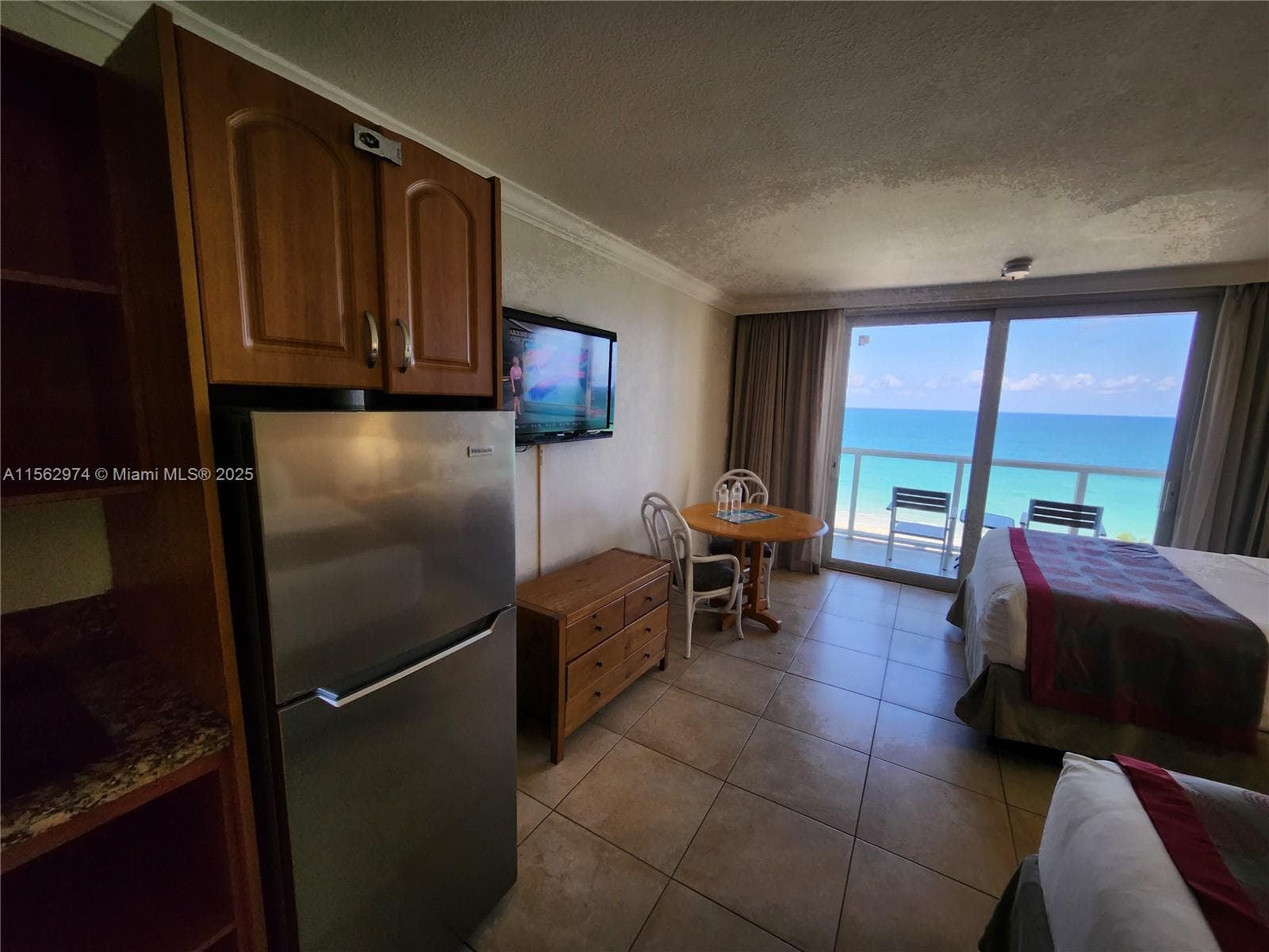 19201 Collins Ave 846 photo 4