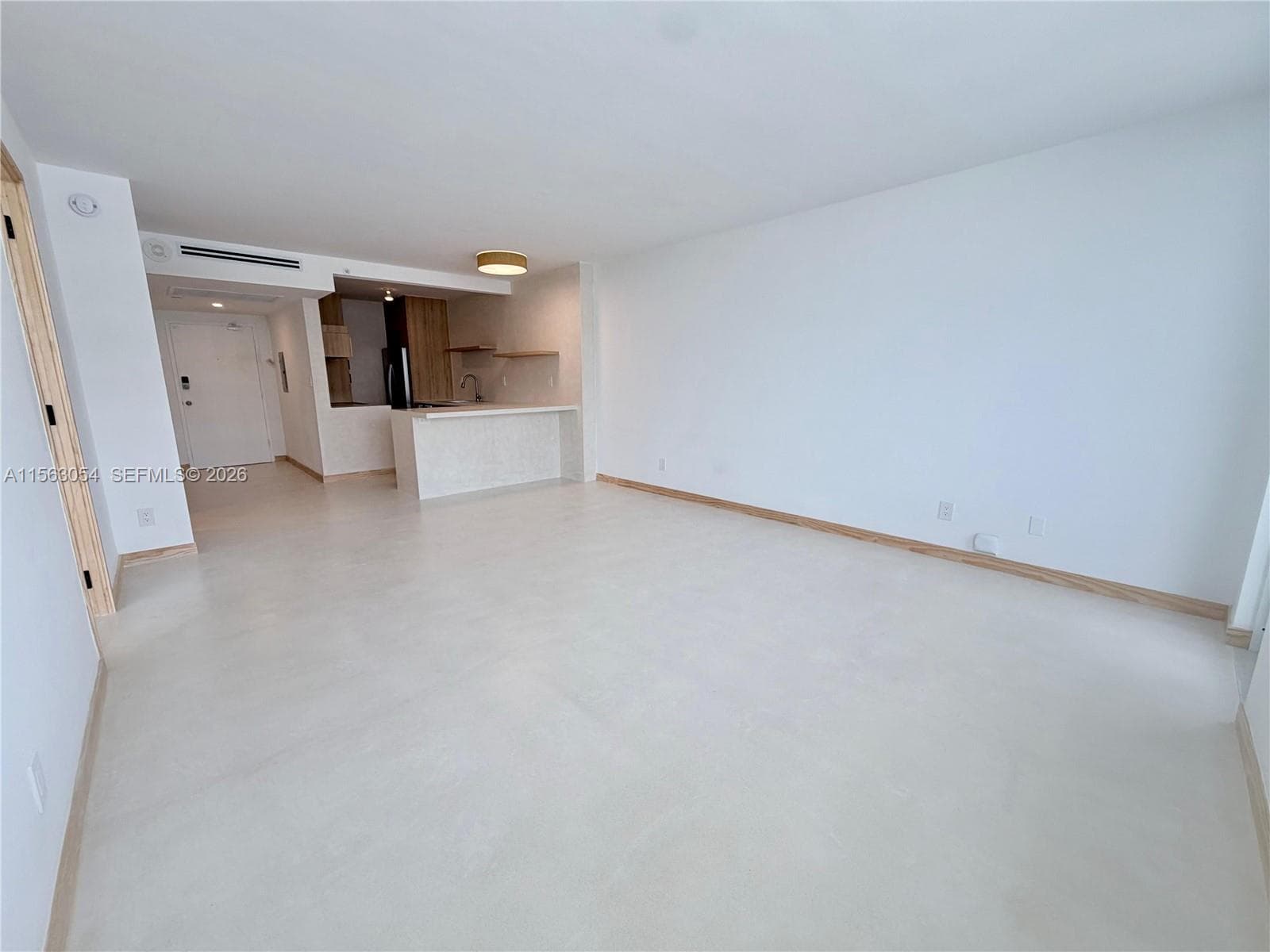 100 Lincoln Rd 1241 photo 2