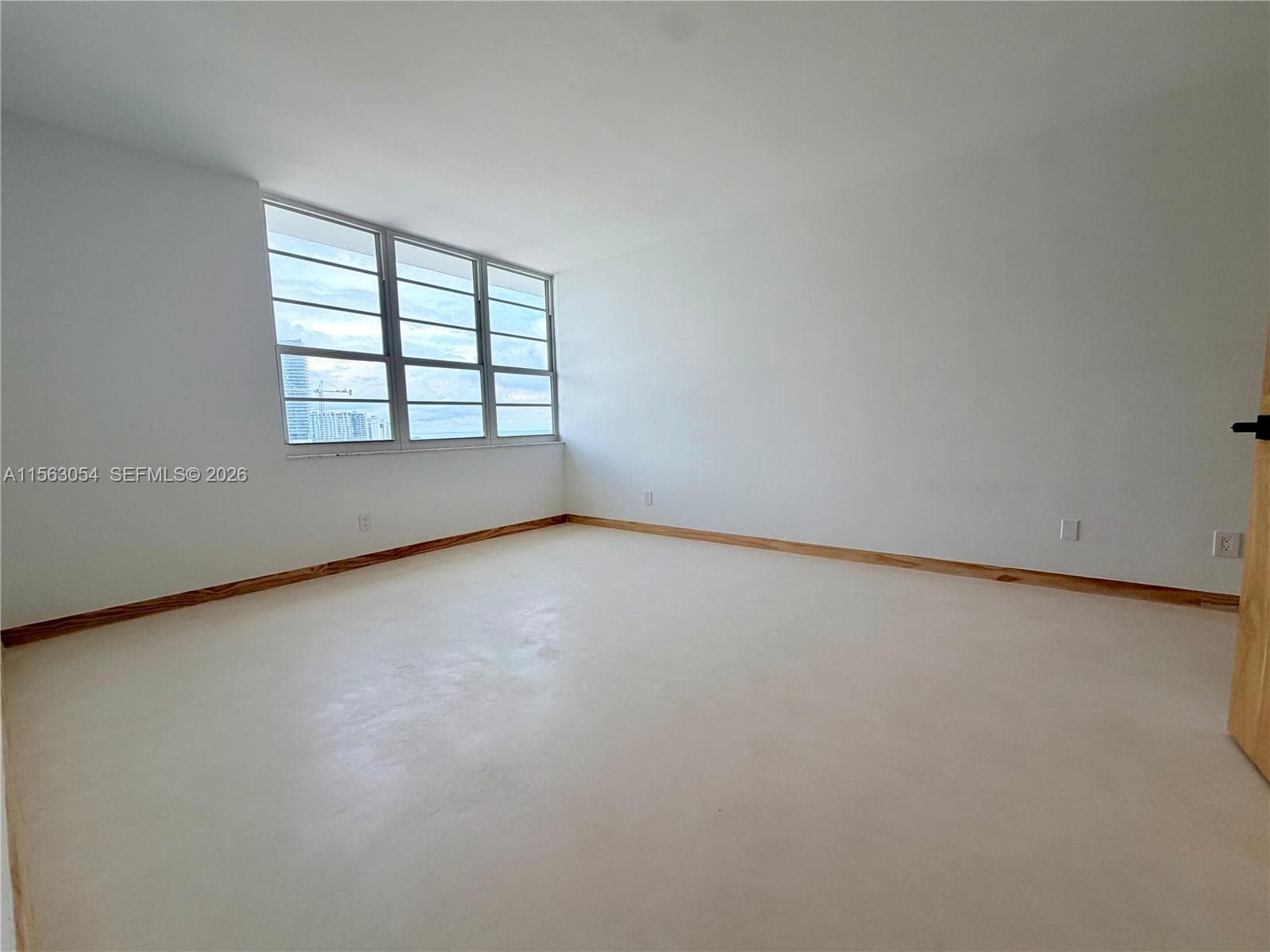 100 Lincoln Rd 1241 photo 12