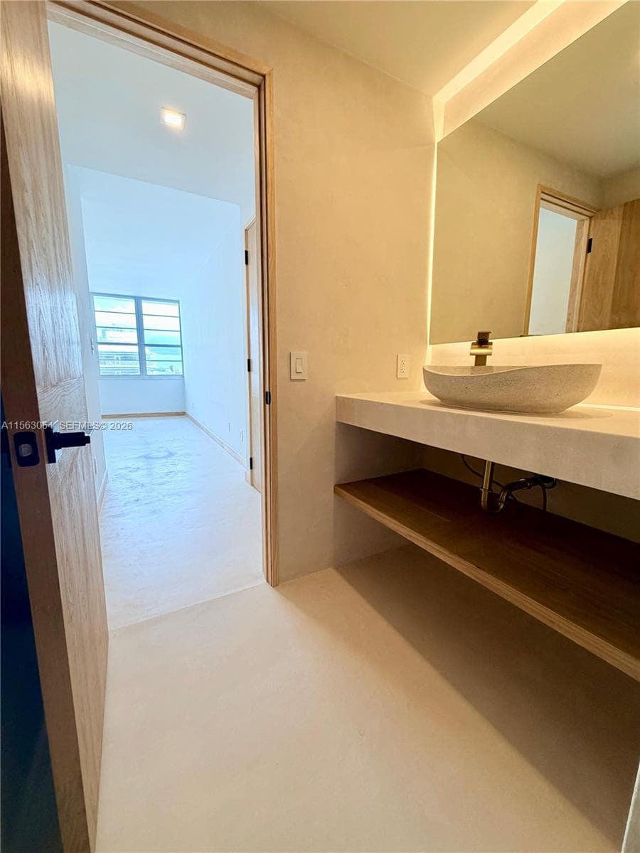 100 Lincoln Rd 1241 photo 14