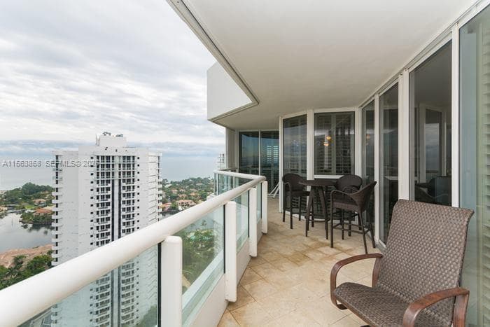 21205 Yacht Club Dr PH09 photo 20