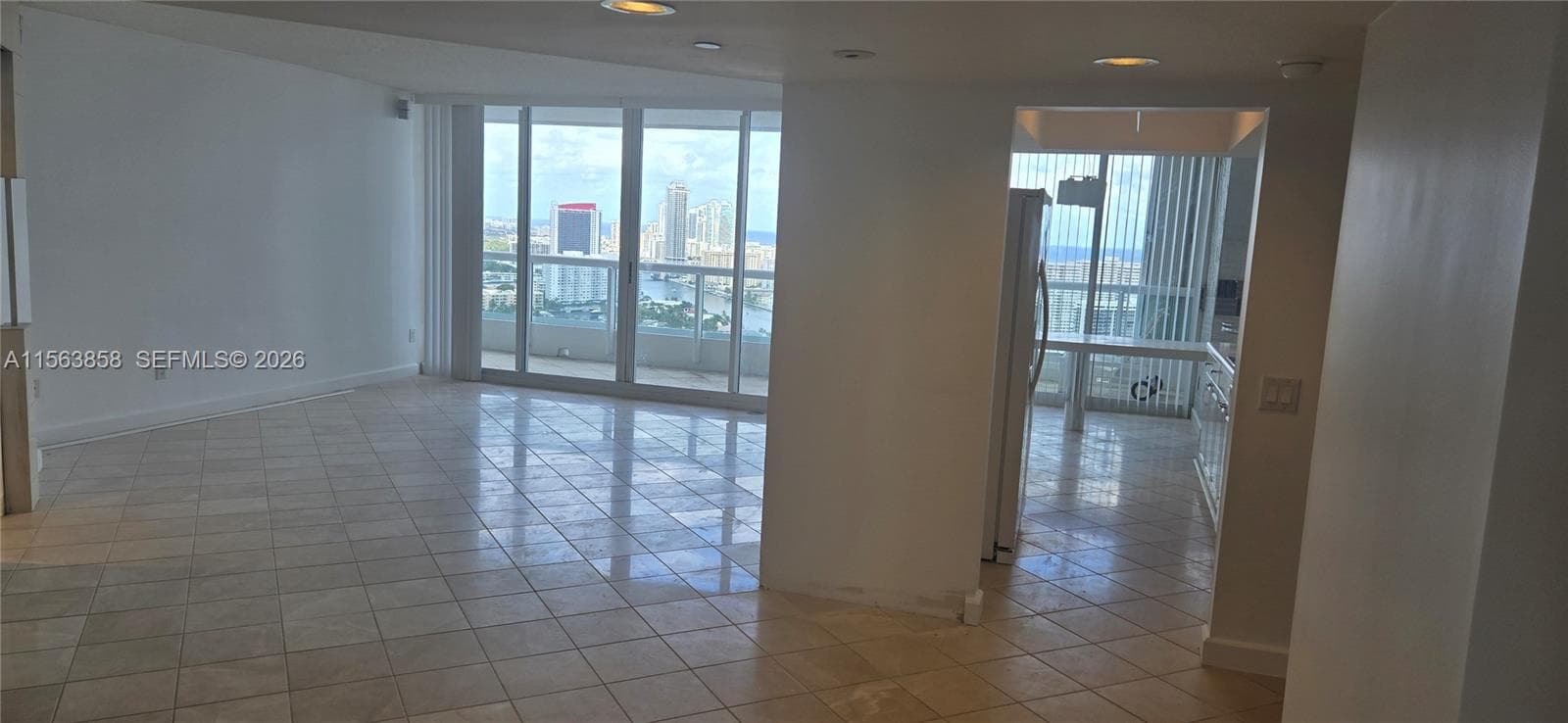 21205 Yacht Club Dr PH09 photo 10