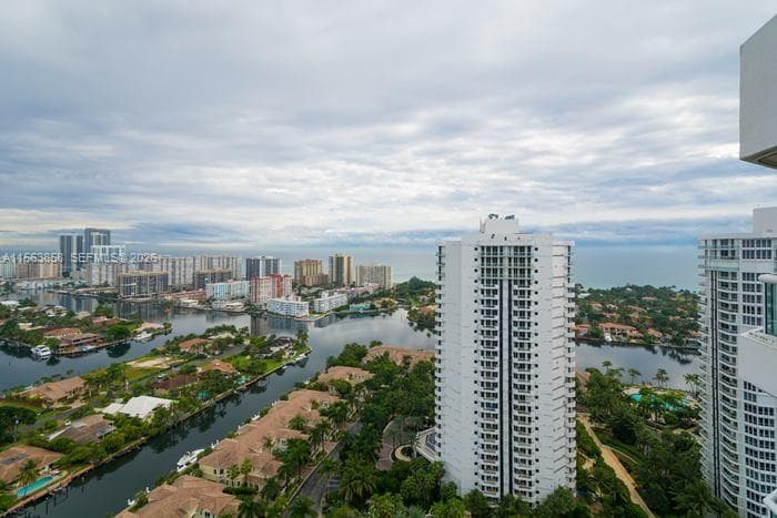 21205 Yacht Club Dr PH09 photo 25