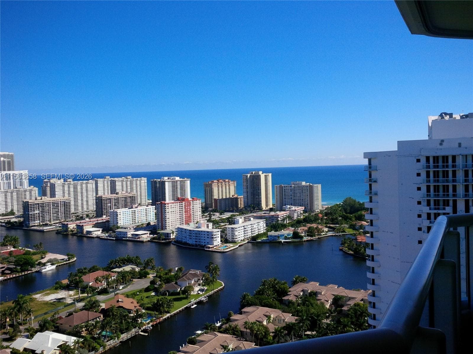 21205 Yacht Club Dr PH09 photo 21