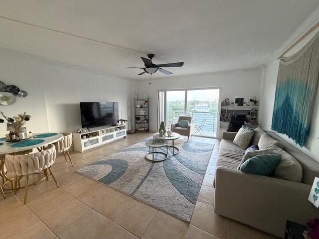 2900 NE 30th Street 5a photo 8