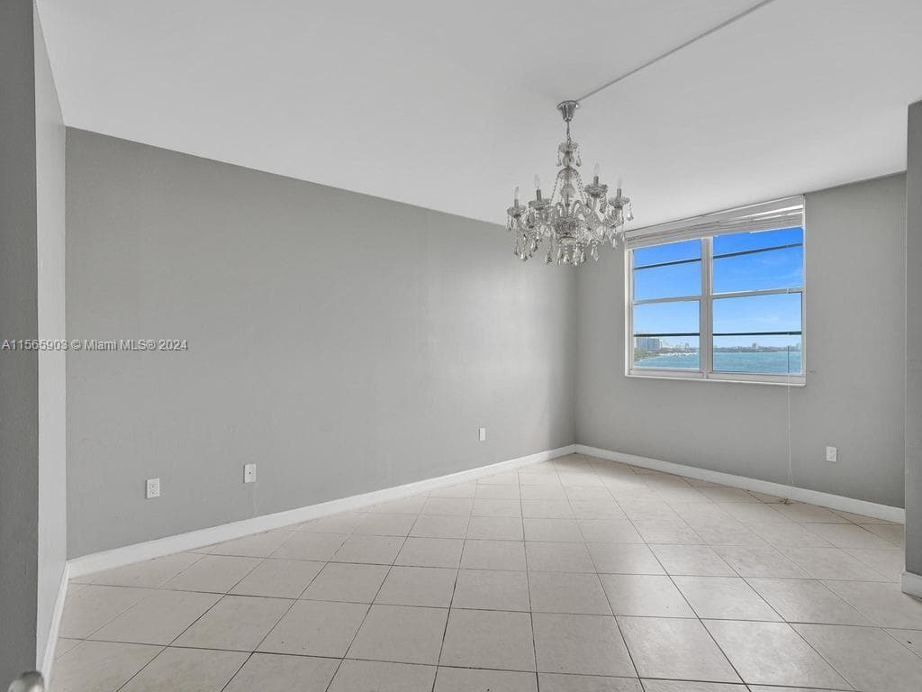 300 Bayview Dr 906 photo 23