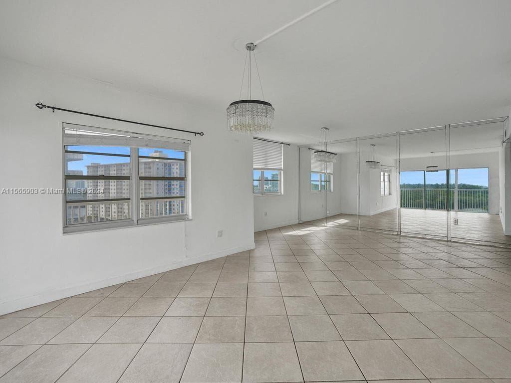 300 Bayview Dr 906 photo 6