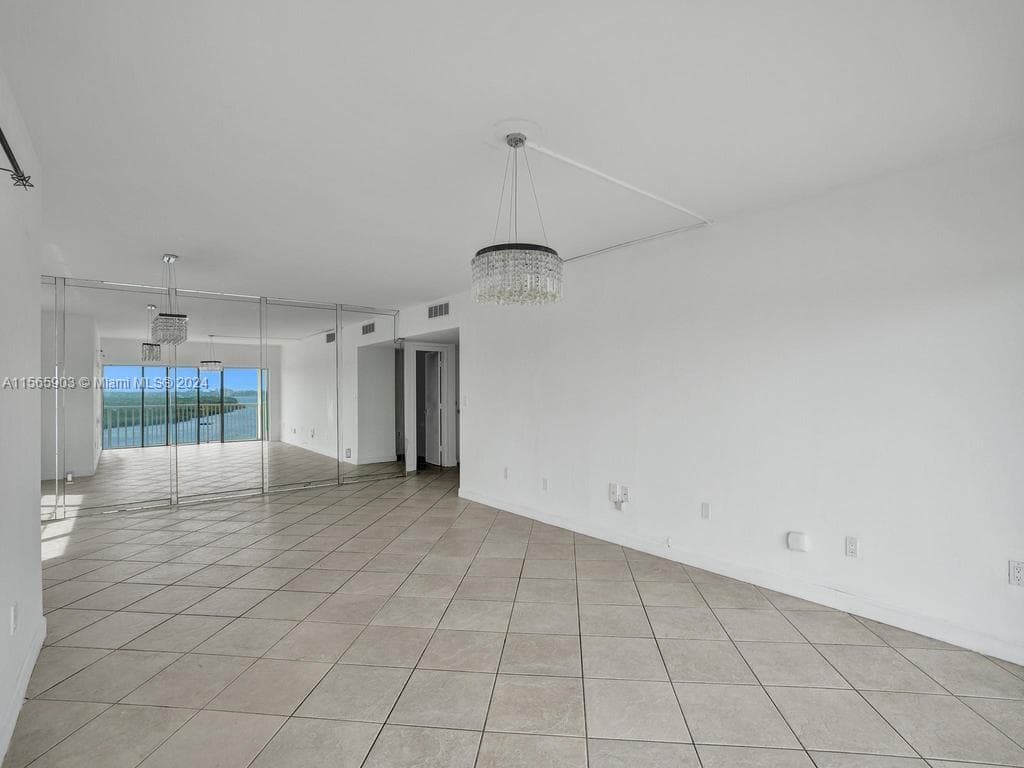 300 Bayview Dr 906 photo 5