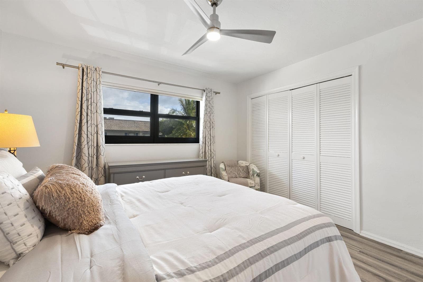 755 Saturn Street F201 photo 16