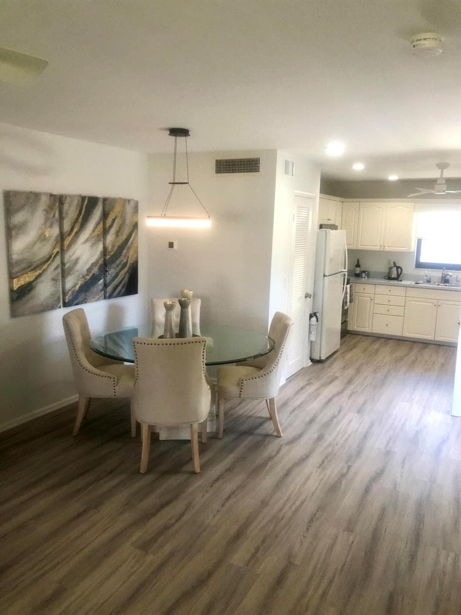 755 Saturn Street F201 photo 18