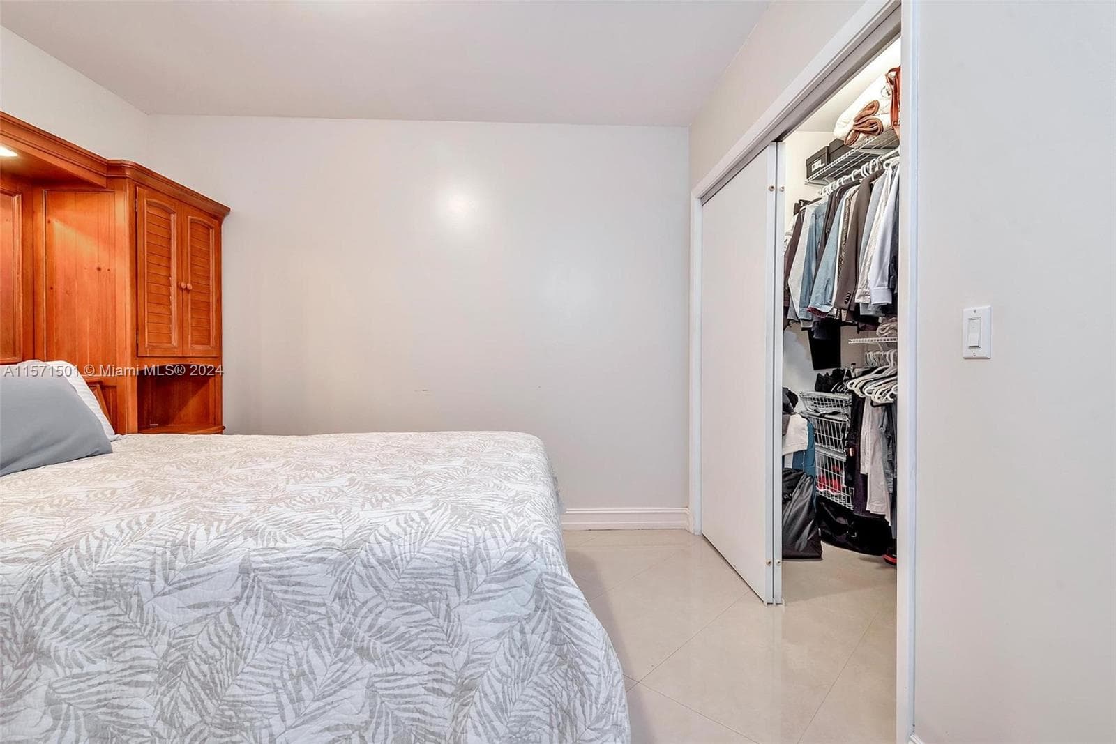 1830 Ocean Dr 4709 photo 23