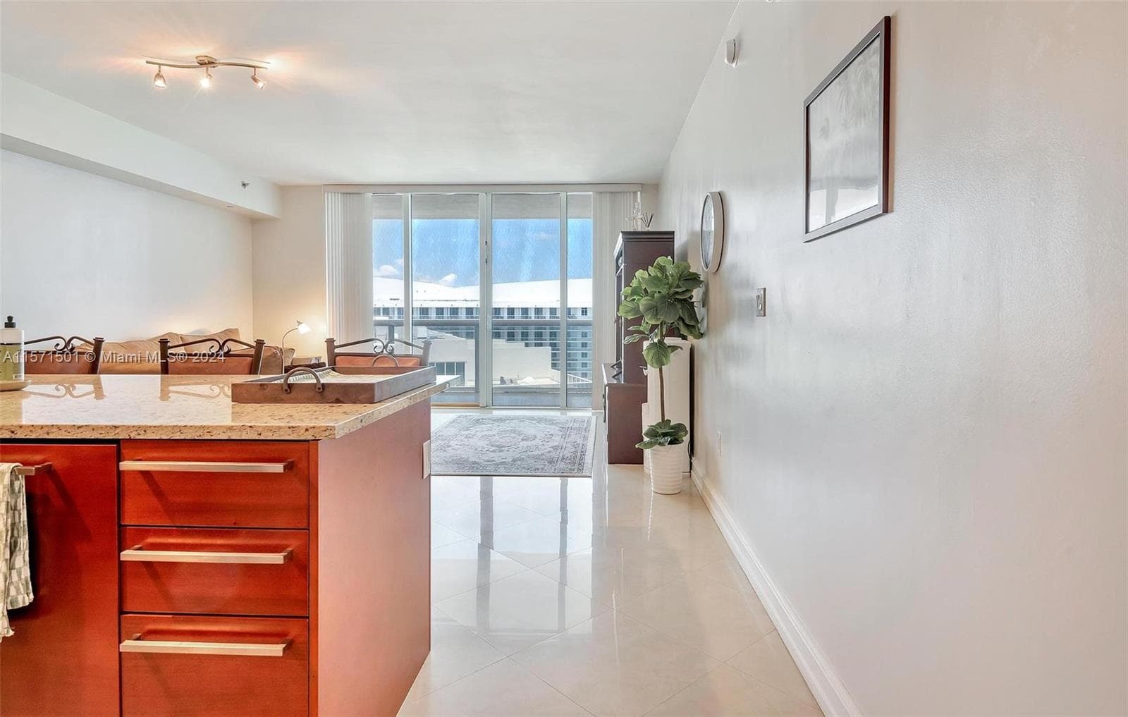 1830 Ocean Dr 4709 photo 6