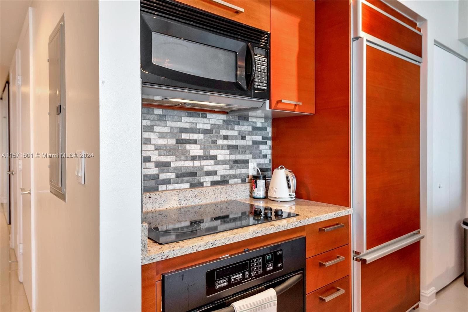 1830 Ocean Dr 4709 photo 17