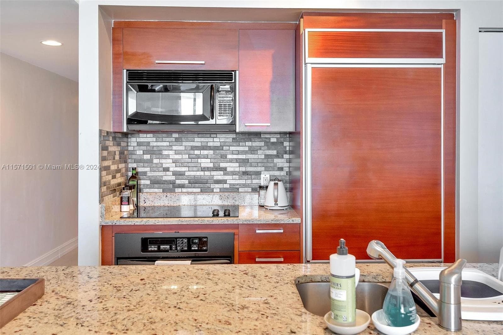 1830 Ocean Dr 4709 photo 16