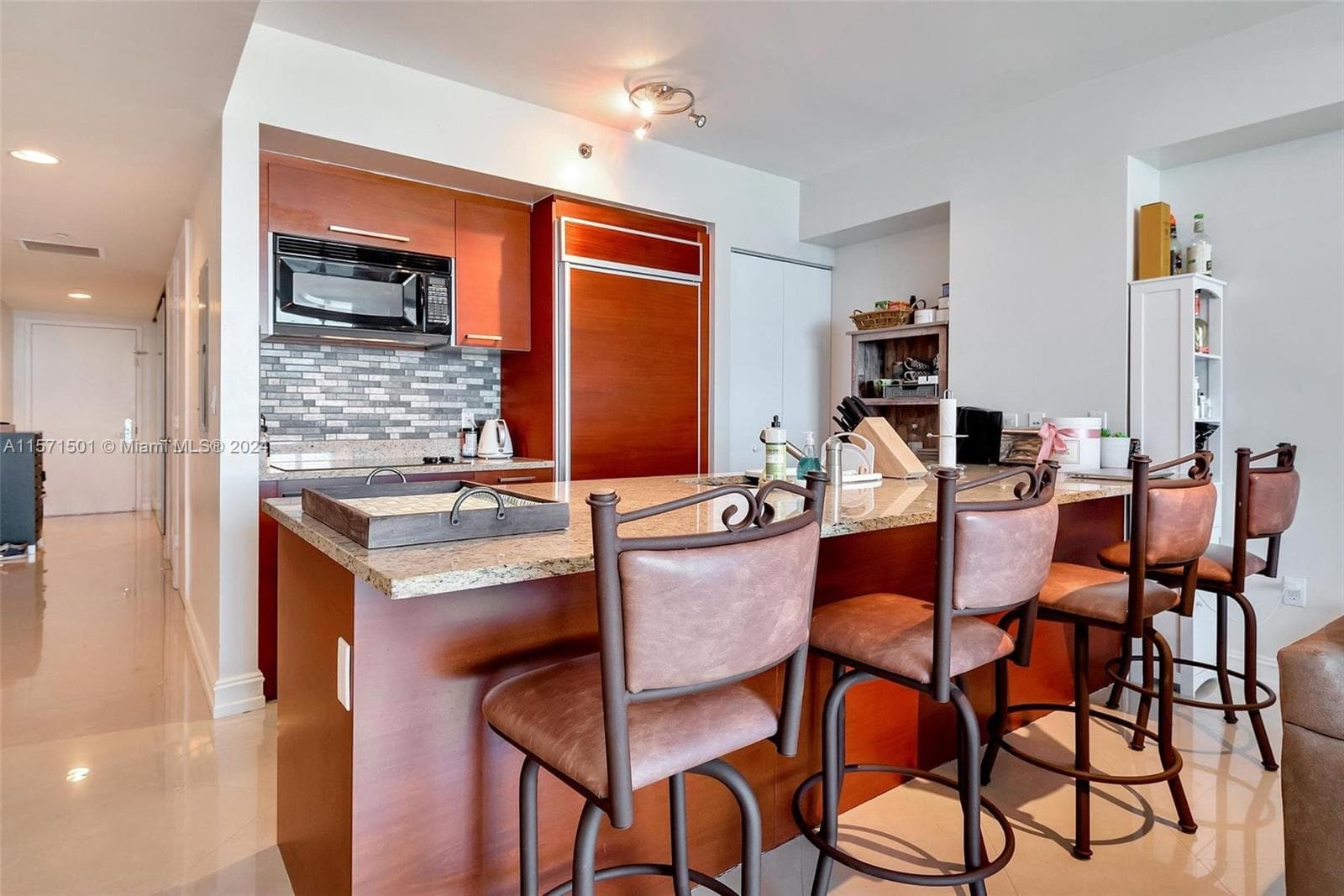 1830 Ocean Dr 4709 photo 12