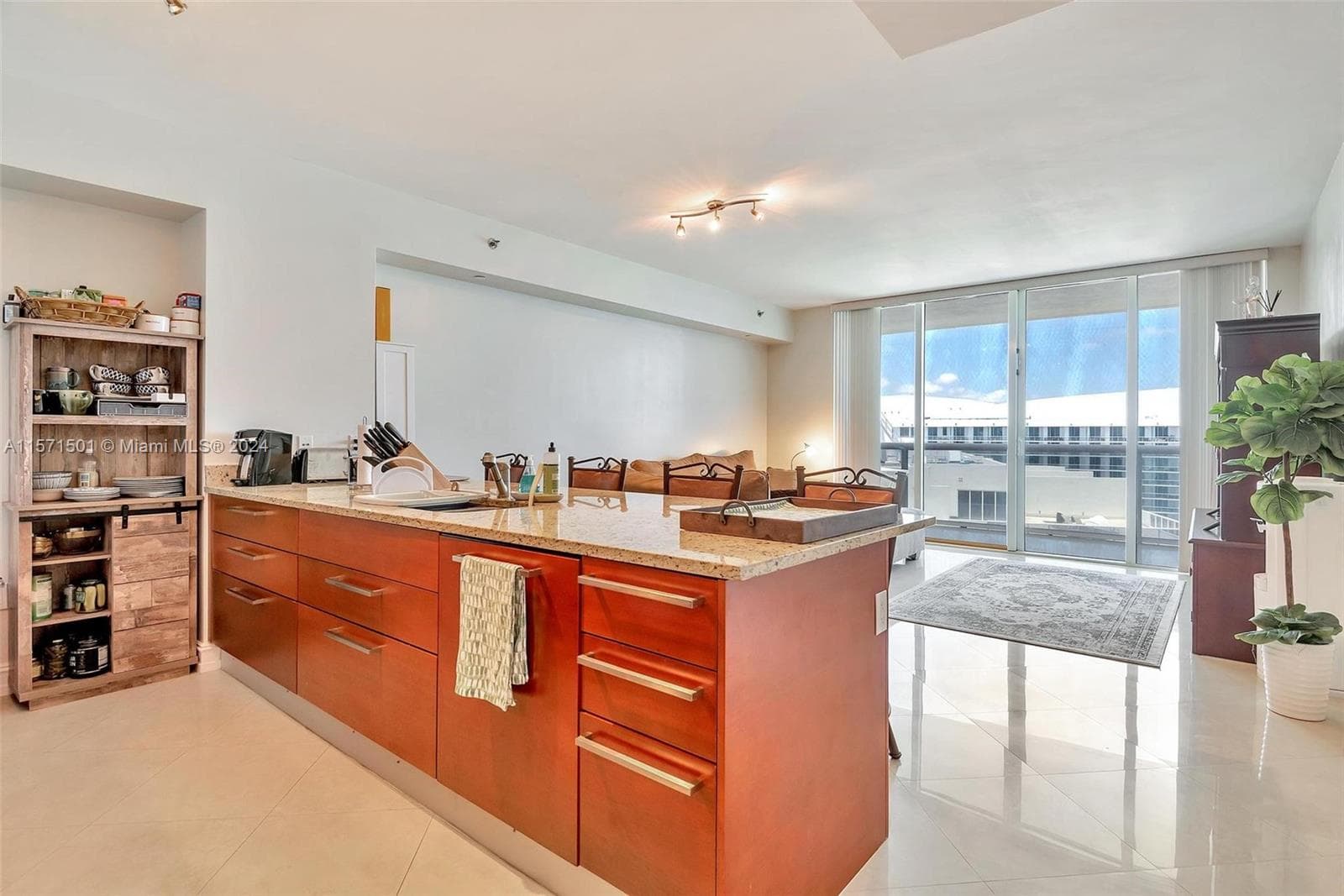 1830 Ocean Dr 4709 photo 7