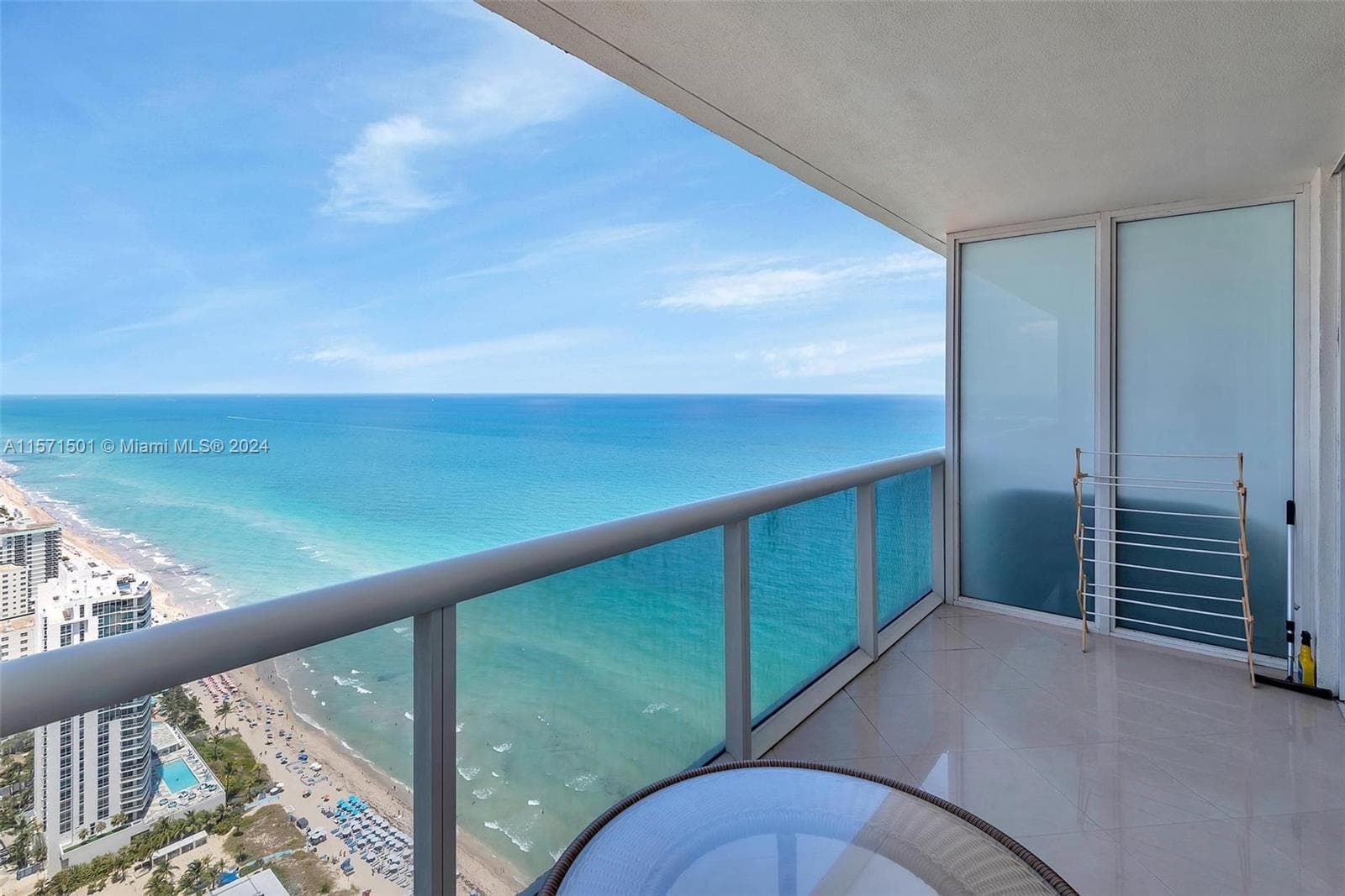 1830 Ocean Dr 4709 photo 3