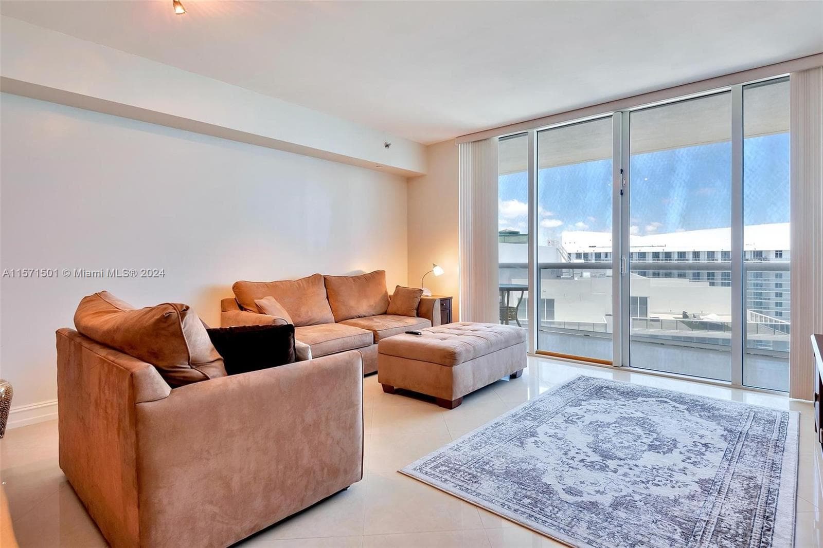 1830 Ocean Dr 4709 photo 5