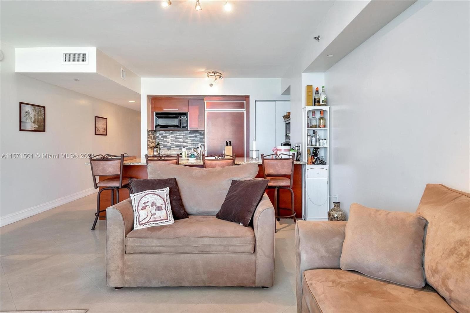 1830 Ocean Dr 4709 photo 9