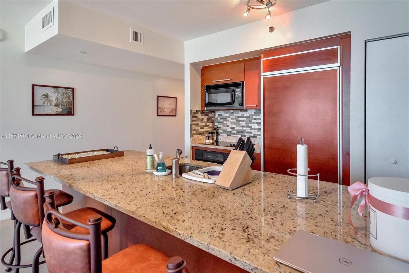 1830 Ocean Dr 4709 photo 11