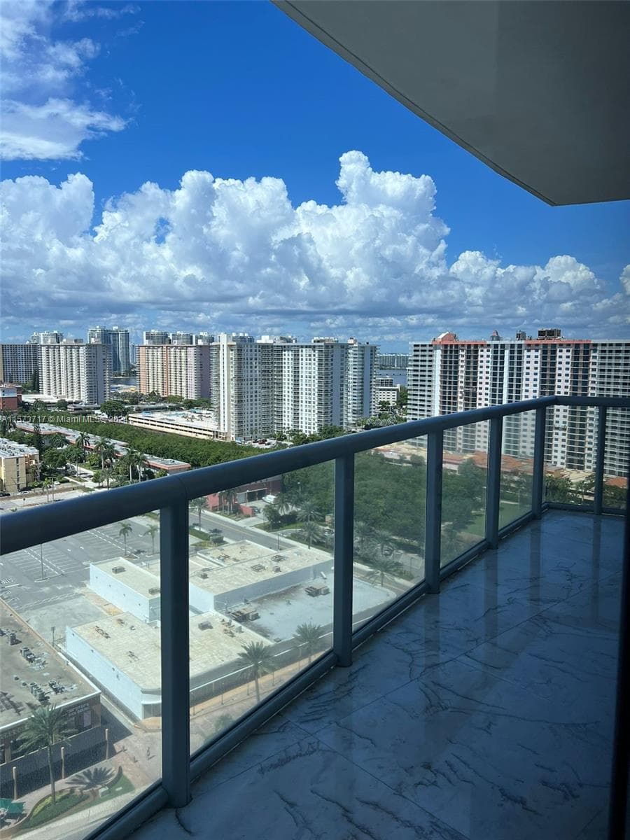 17121 Collins Ave 2008 photo 23