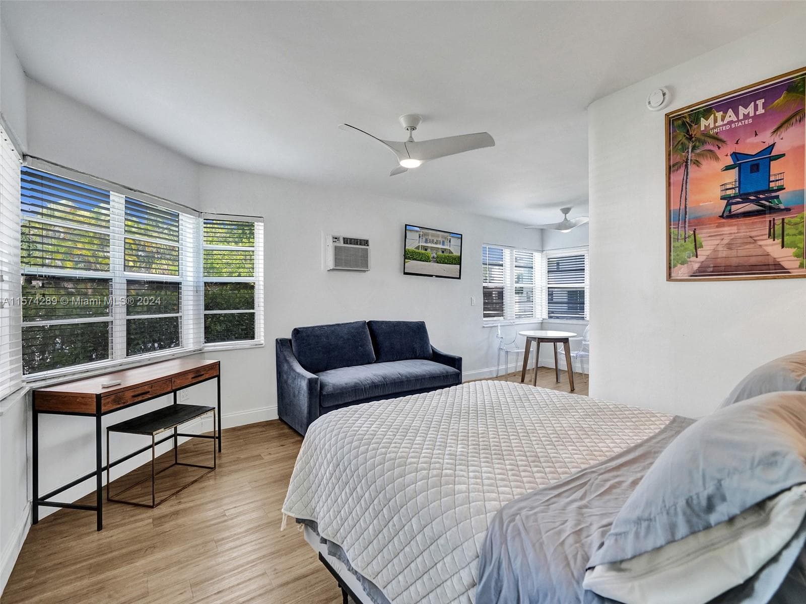 7143 Bonita Dr 1-4 photo 1